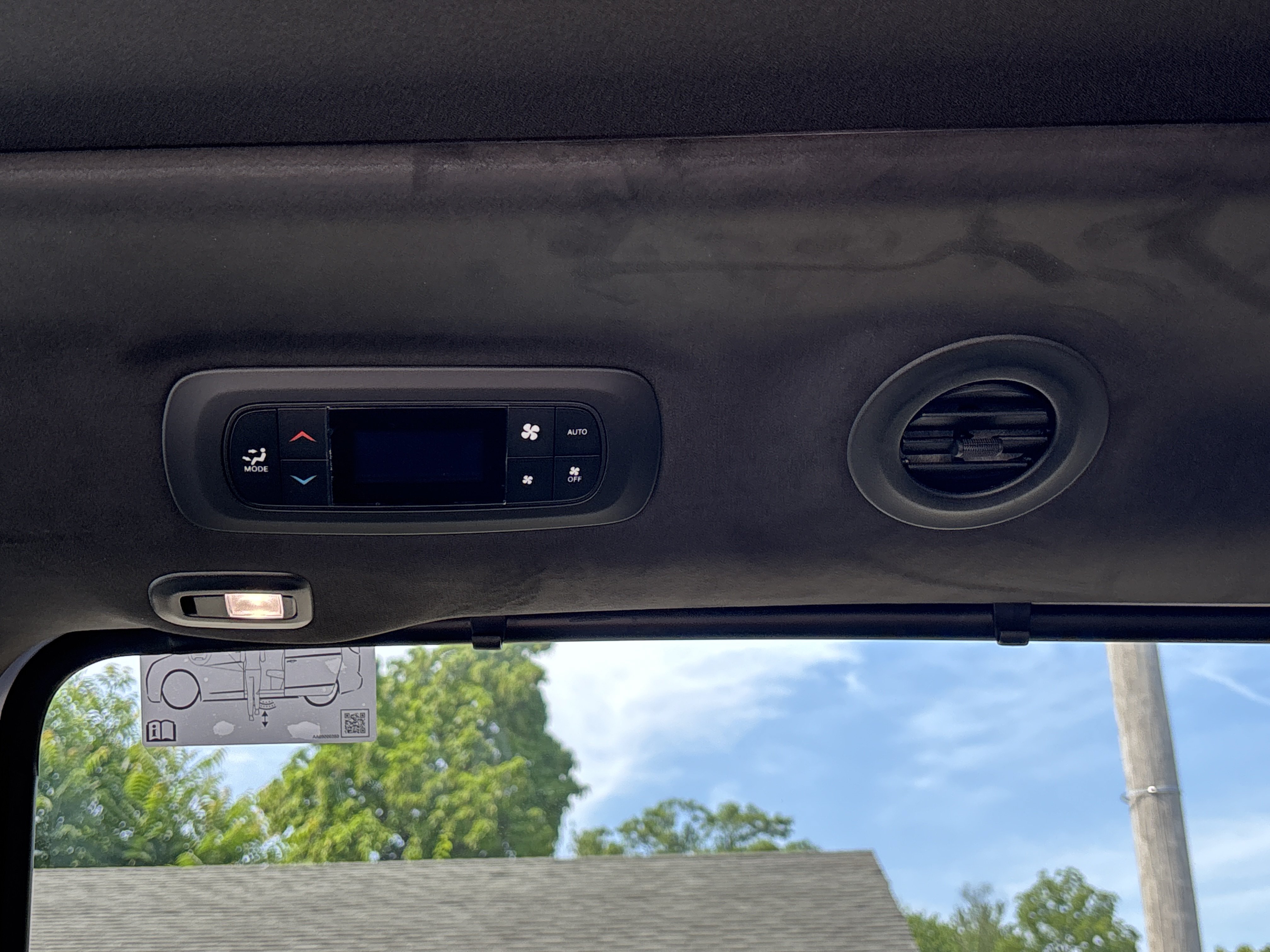 New 2027 Chrysler Pacifica Pinnacle FWD image 20