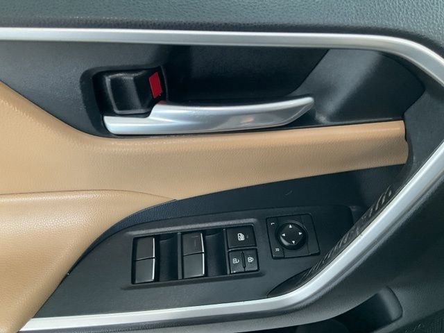 Used 2019 Toyota RAV4 XLE Premium image 6