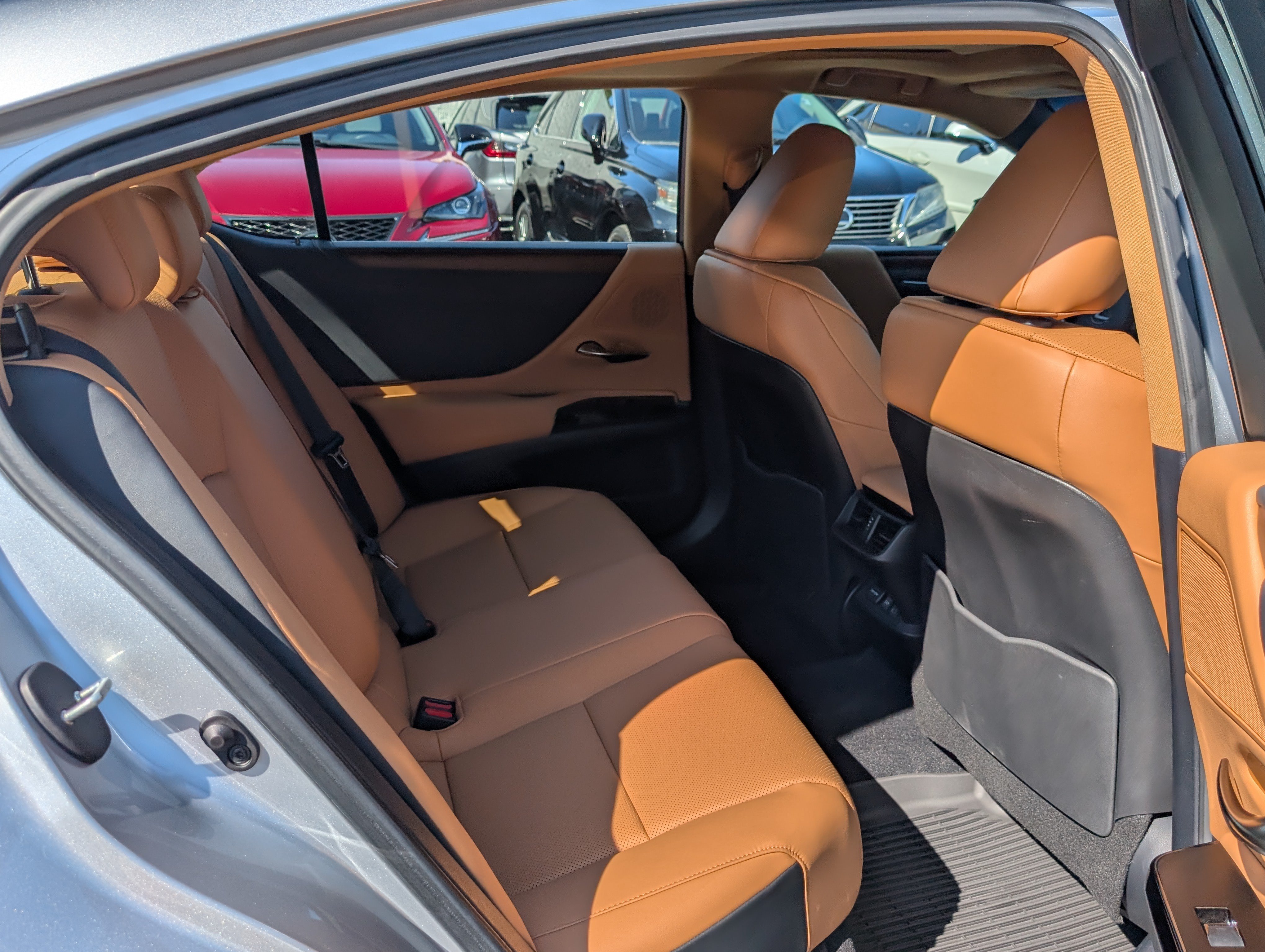 Certified 2024 Lexus ES 350 w/ Premium Package FWD image 12