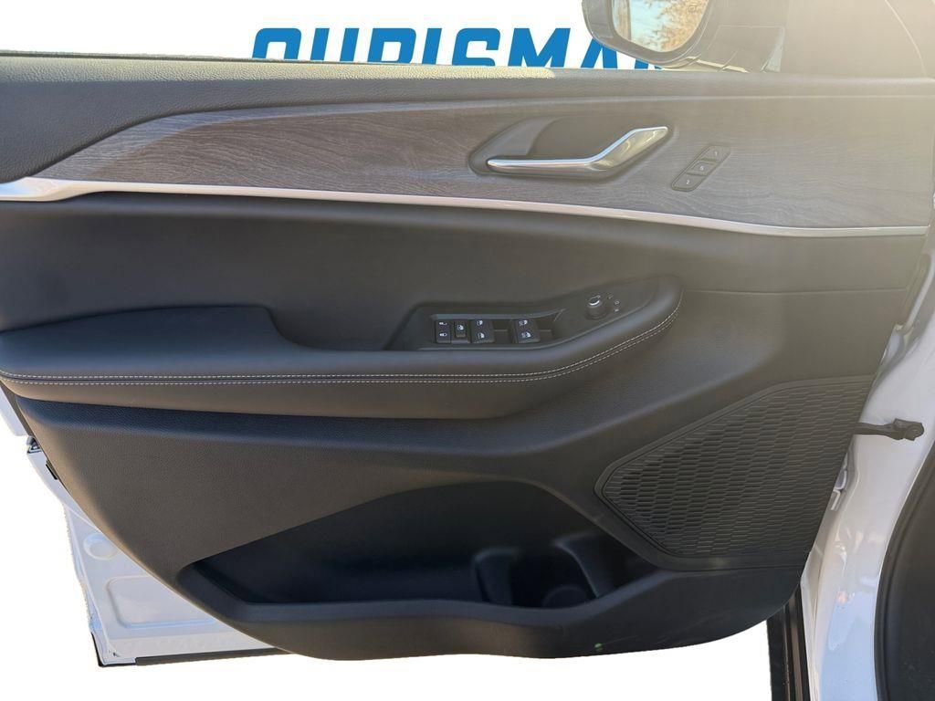 New 2025 Jeep Grand Cherokee Limited w/ MOPAR Finishing Package image 23