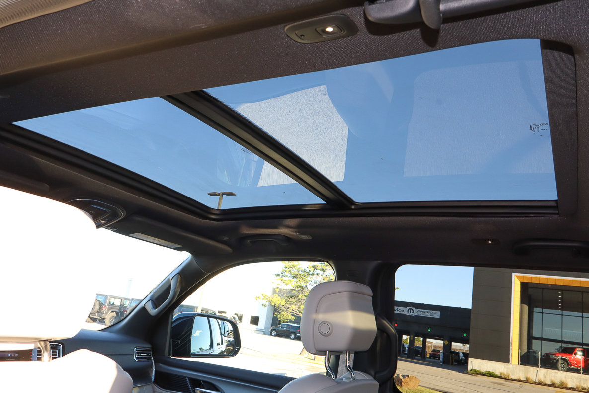 New 2025 Jeep Wagoneer w/ Premium Group I image 17