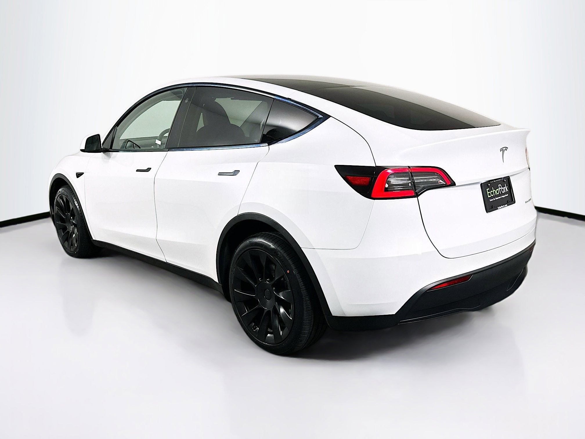 Used 2023 Tesla Model Y AWD image 5