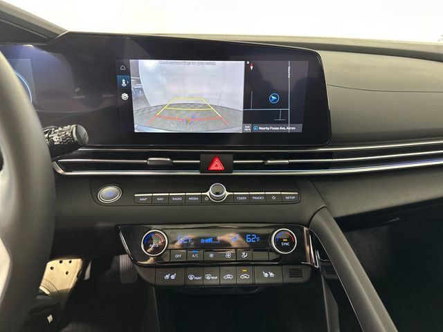 Used 2025 Hyundai Elantra Limited image 22