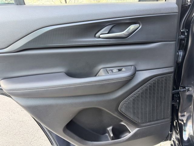 Used 2024 Jeep Grand Cherokee Laredo w/ MOPAR Finishing Package image 22