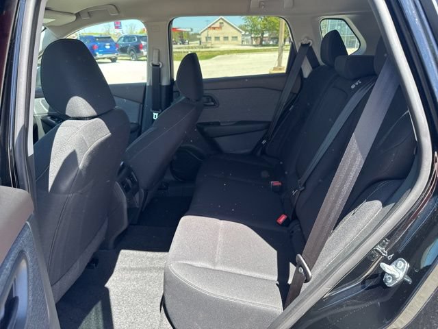 Used 2023 Nissan Rogue S AWD/4WD image 9