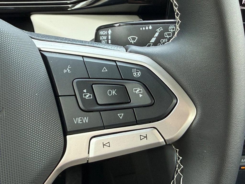Certified 2025 Volkswagen Taos S image 17