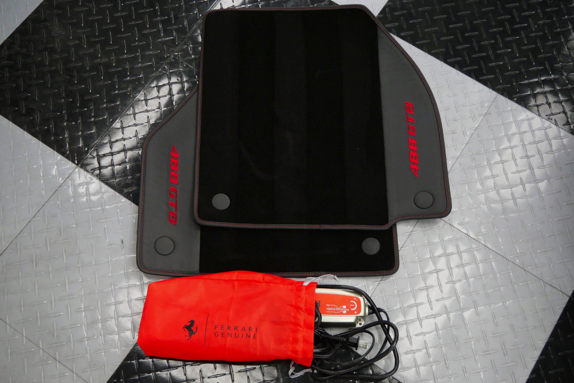 Used 2018 Ferrari 488 GTB image 24