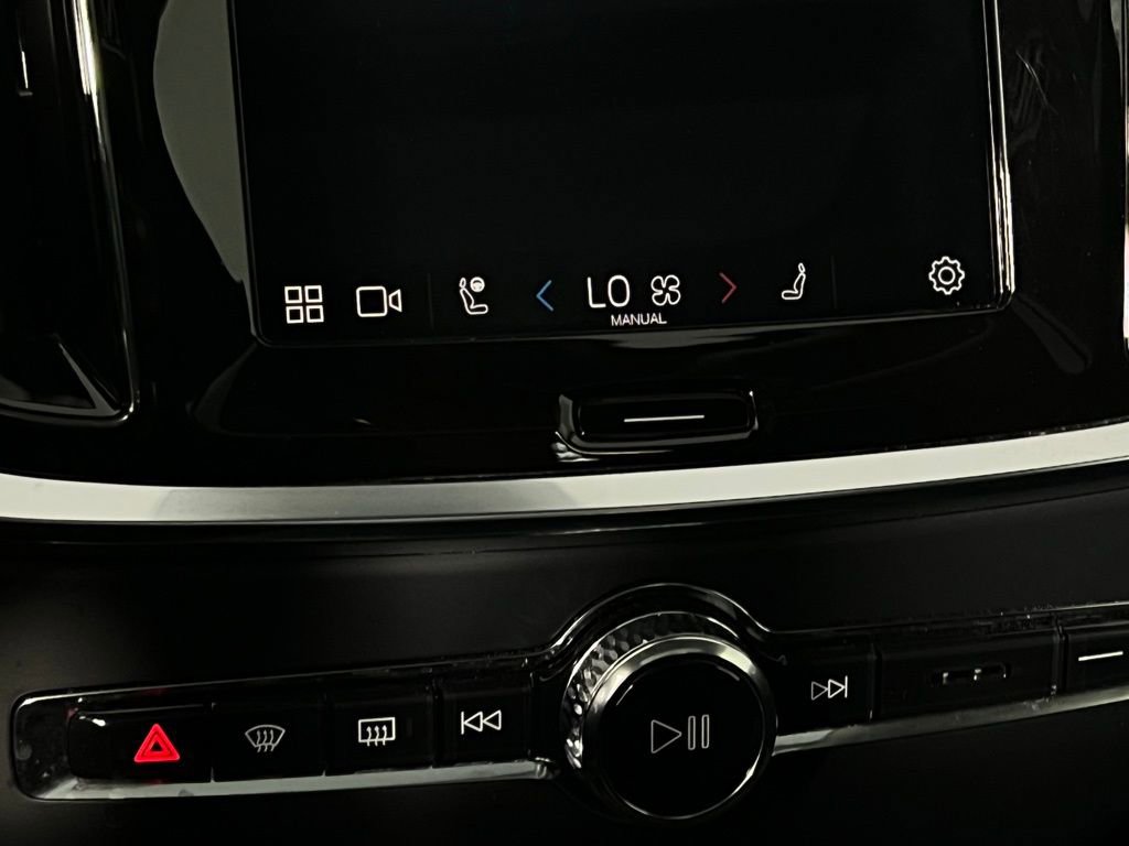 Used 2025 Volvo S60 B5 Plus image 18