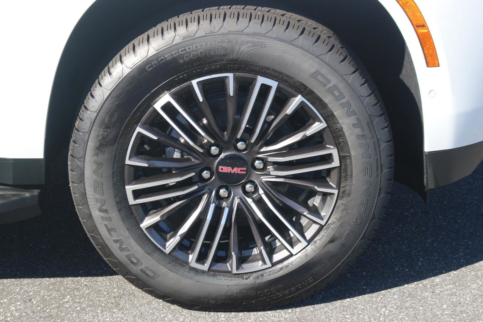 New 2026 GMC Yukon Elevation w/ LPO, Floor Liner Package image 9