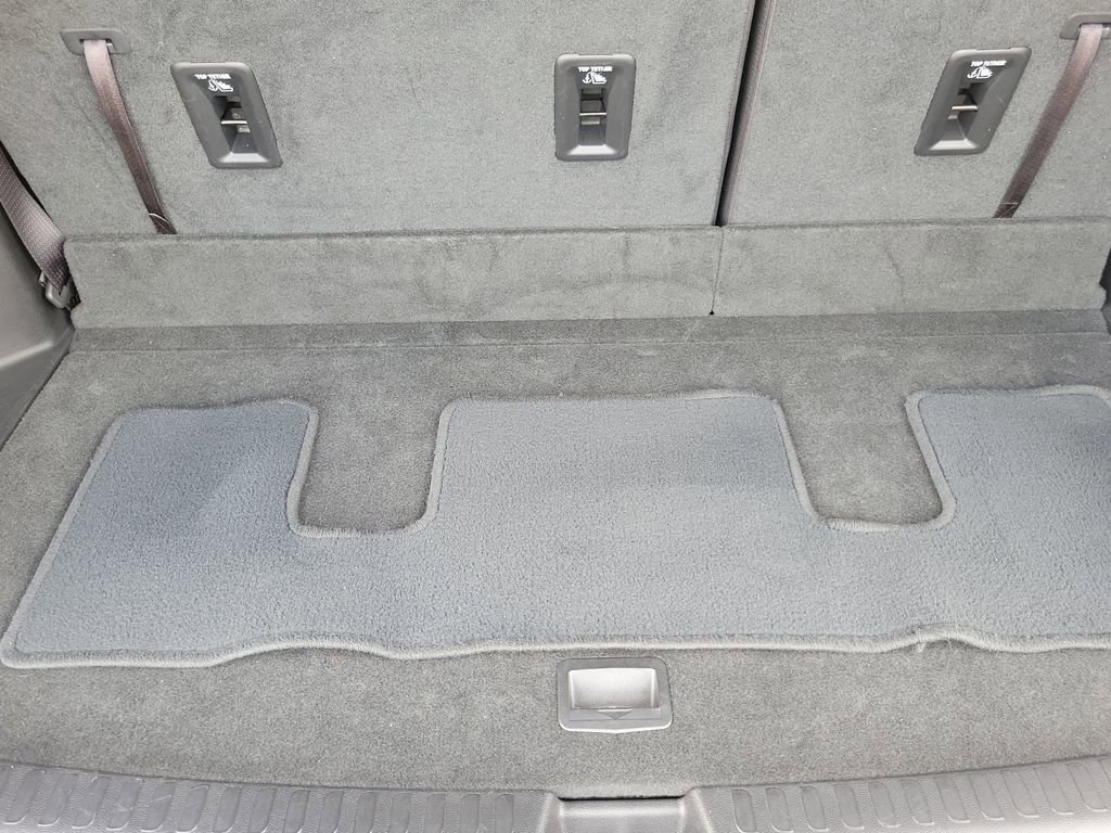 Used 2025 Chevrolet Traverse LT image 8