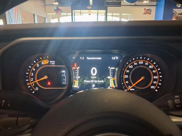 Used 2025 Jeep Wrangler Sahara image 17