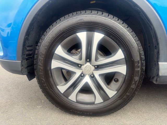 Used 2016 Toyota RAV4 LE AWD/4WD image 24