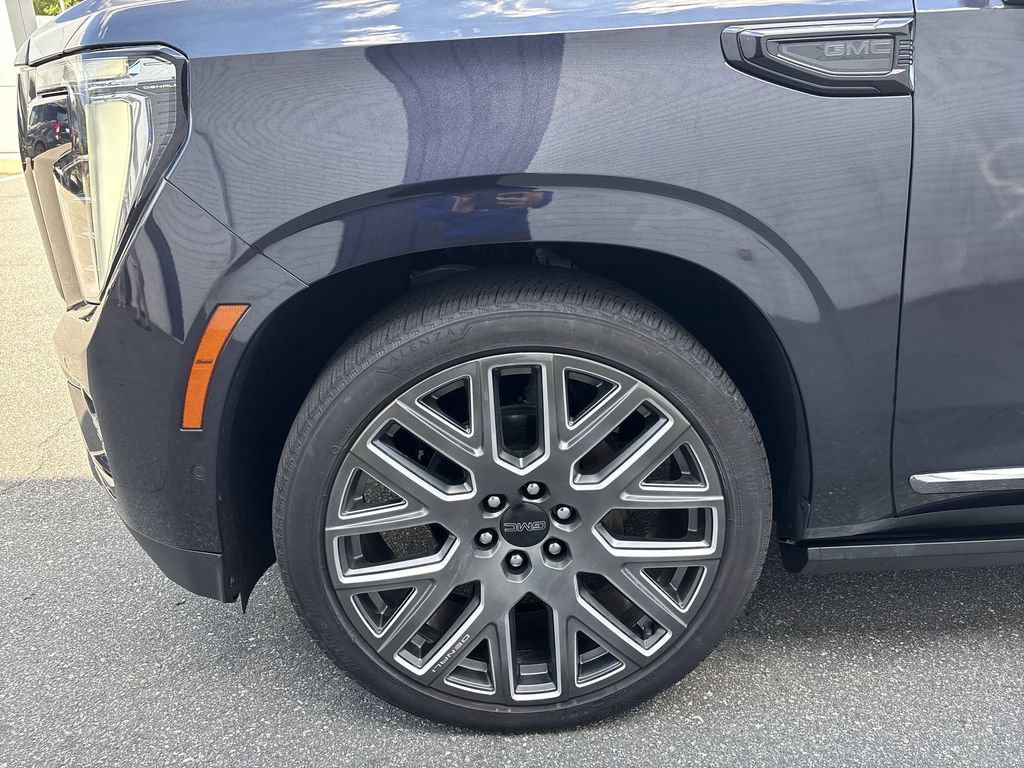 Used 2025 GMC Yukon Denali Ultimate AWD/4WD image 19