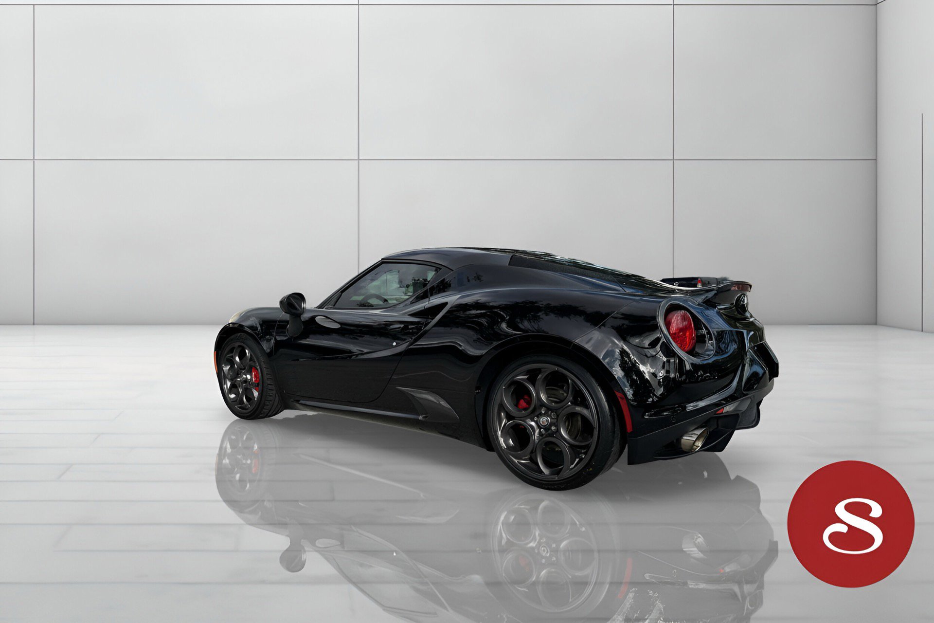 Used 2018 Alfa Romeo 4C w/ Coupe Track Package 1 image 2