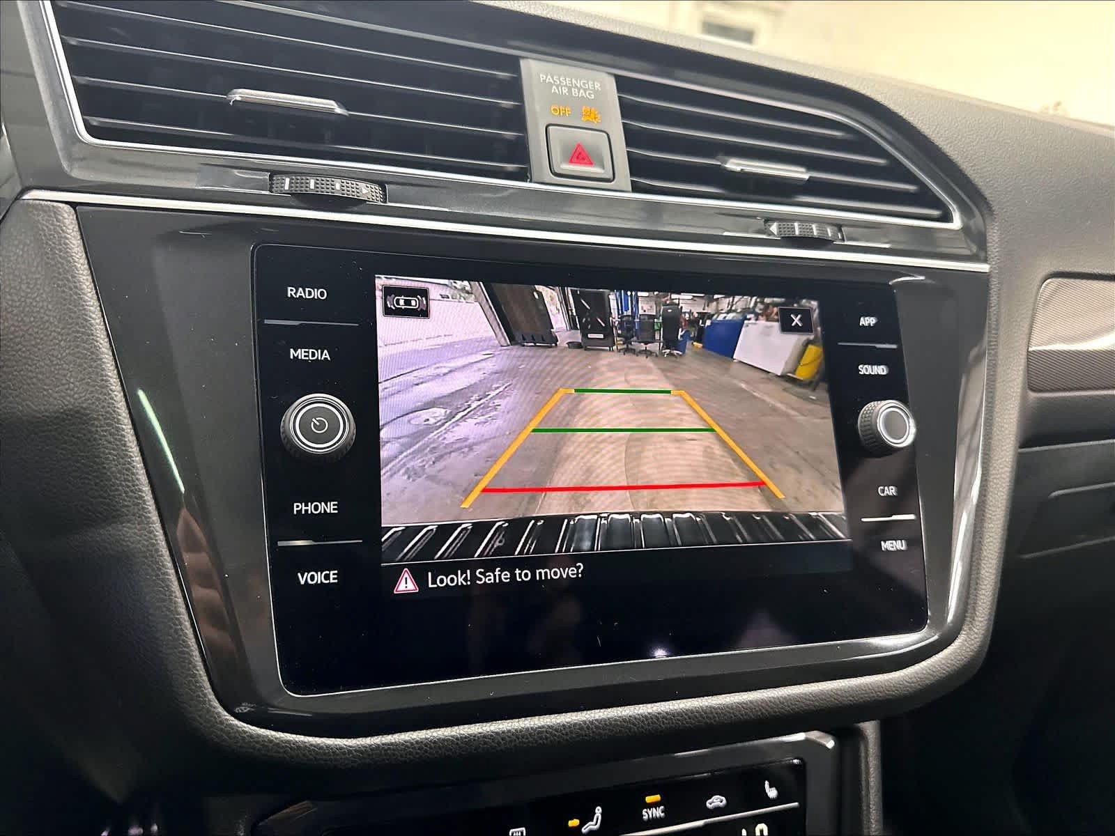 Used 2023 Volkswagen Tiguan SE R-Line FWD image 17