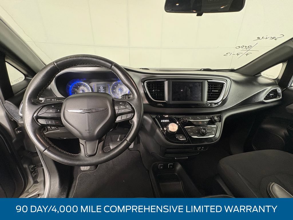 Used 2018 Chrysler Pacifica Touring Plus w/ S Appearance Package FWD image 9