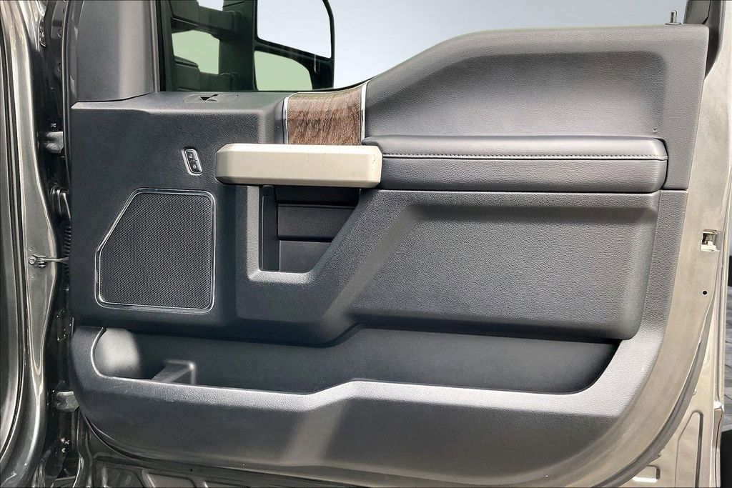 Used 2017 Ford F250 Lariat w/ Lariat Value Package image 22