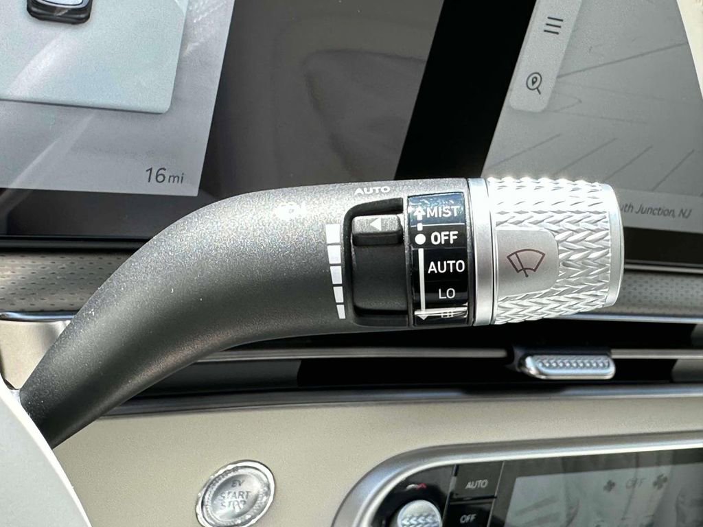 New 2024 Genesis GV60 Performance image 25