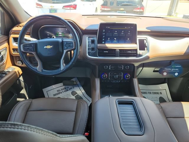 Used 2024 Chevrolet Suburban High Country w/ Advanced Technology Package AWD/4WD image 3