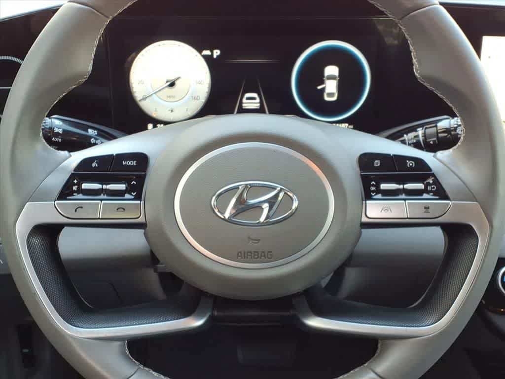 Used 2023 Hyundai Elantra SEL w/ Convenience Package FWD image 16