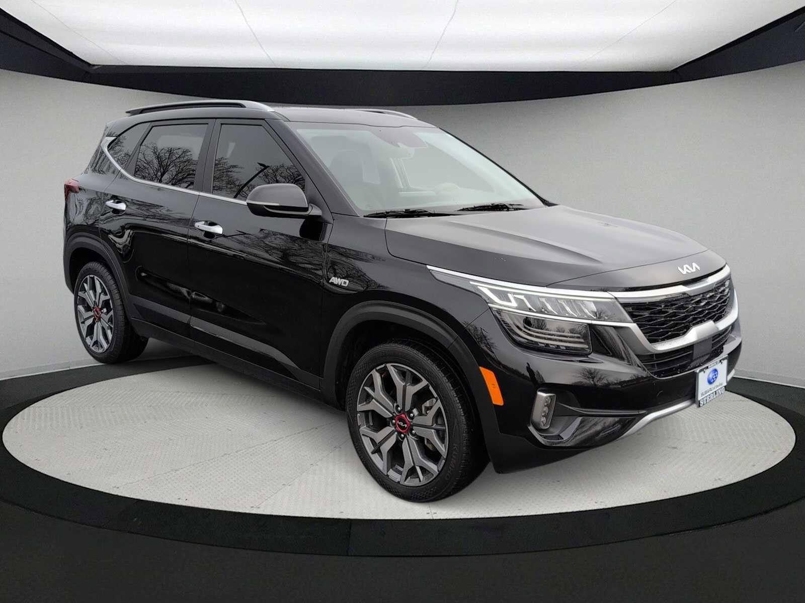 Used 2023 Kia Seltos SX w/ SX Sunroof Package image 2