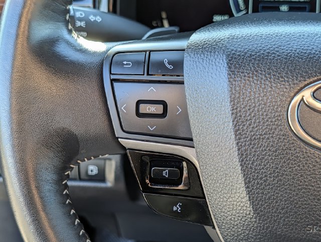 Used 2025 Toyota Camry SE FWD image 22