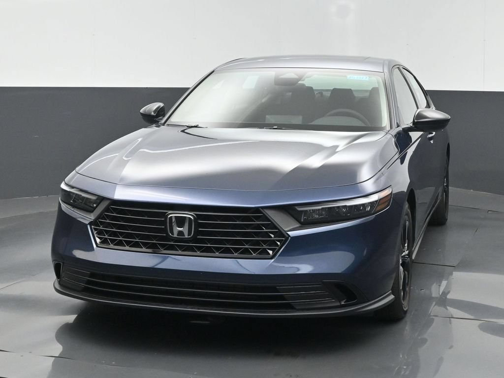 New 2025 Honda Accord SE image 2