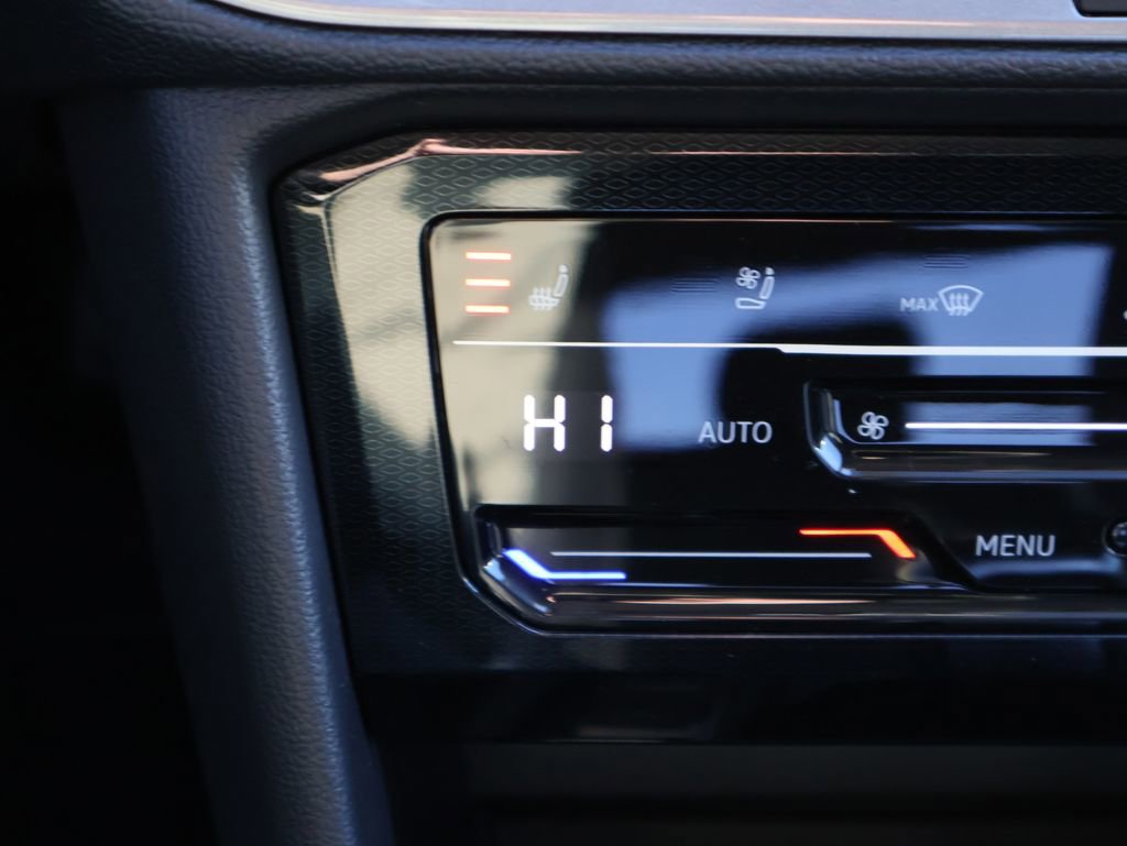 New 2026 Volkswagen Taos SEL image 30