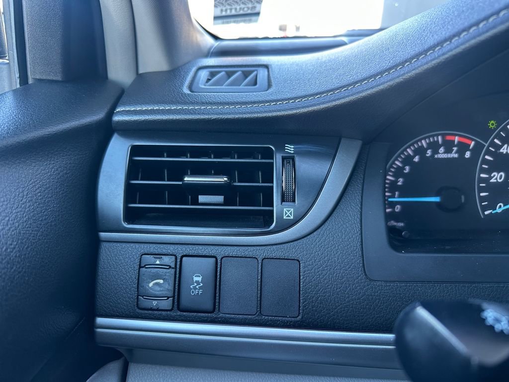 Used 2012 Toyota Camry LE image 25