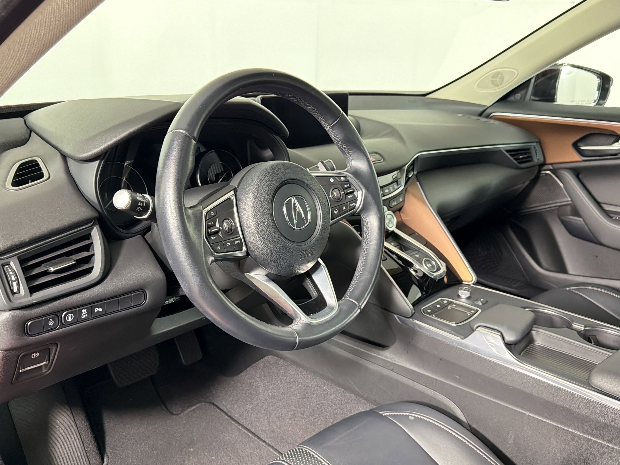 Used 2021 Acura TLX w/ Technology Package image 3