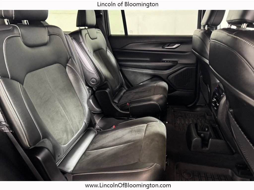 Used 2023 Jeep Grand Cherokee L Laredo AWD/4WD image 13