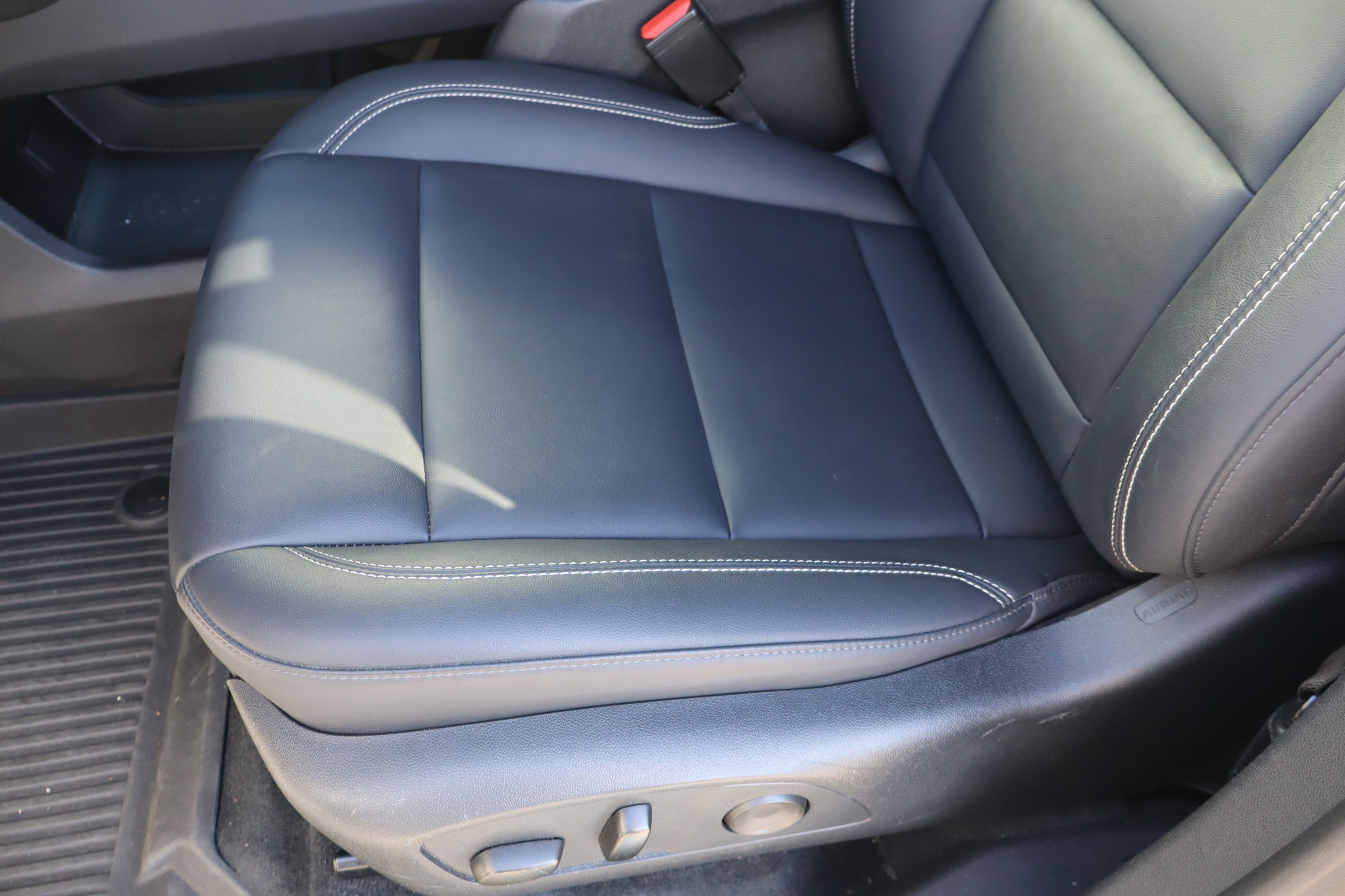 Used 2024 GMC Acadia Elevation w/ Black Edition image 17