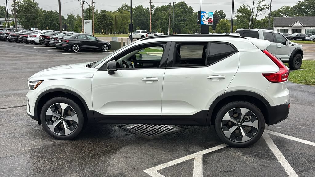New 2026 Volvo XC40 B5 Plus w/ Protection Package Premier AWD/4WD image 3