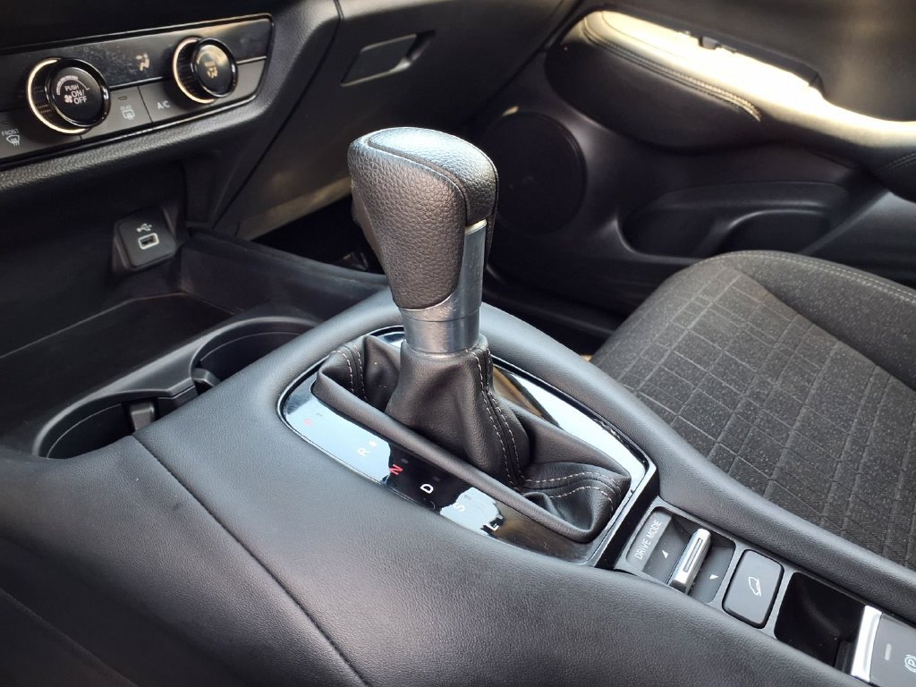 Used 2024 Honda HR-V LX image 18