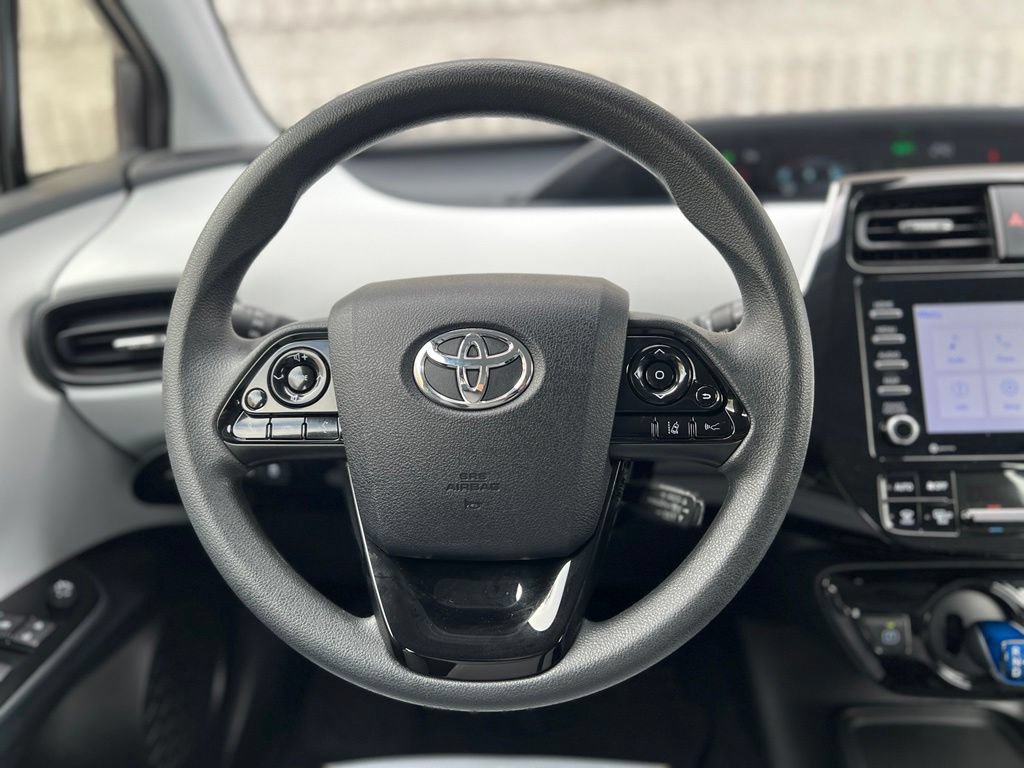Certified 2022 Toyota Prius LE FWD image 30