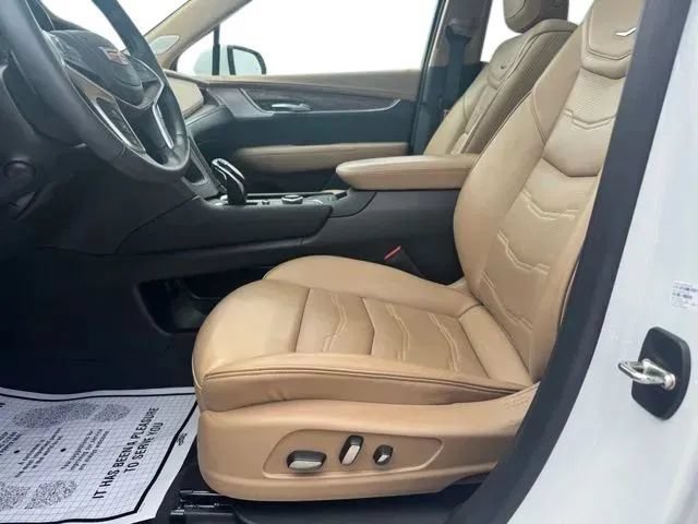 Used 2024 Cadillac XT5 Premium Luxury w/ Platinum Package AWD/4WD image 9
