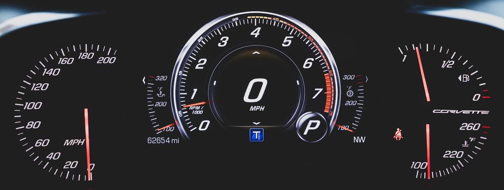 Used 2018 Chevrolet Corvette Stingray Coupe w/ 1LT RWD image 9