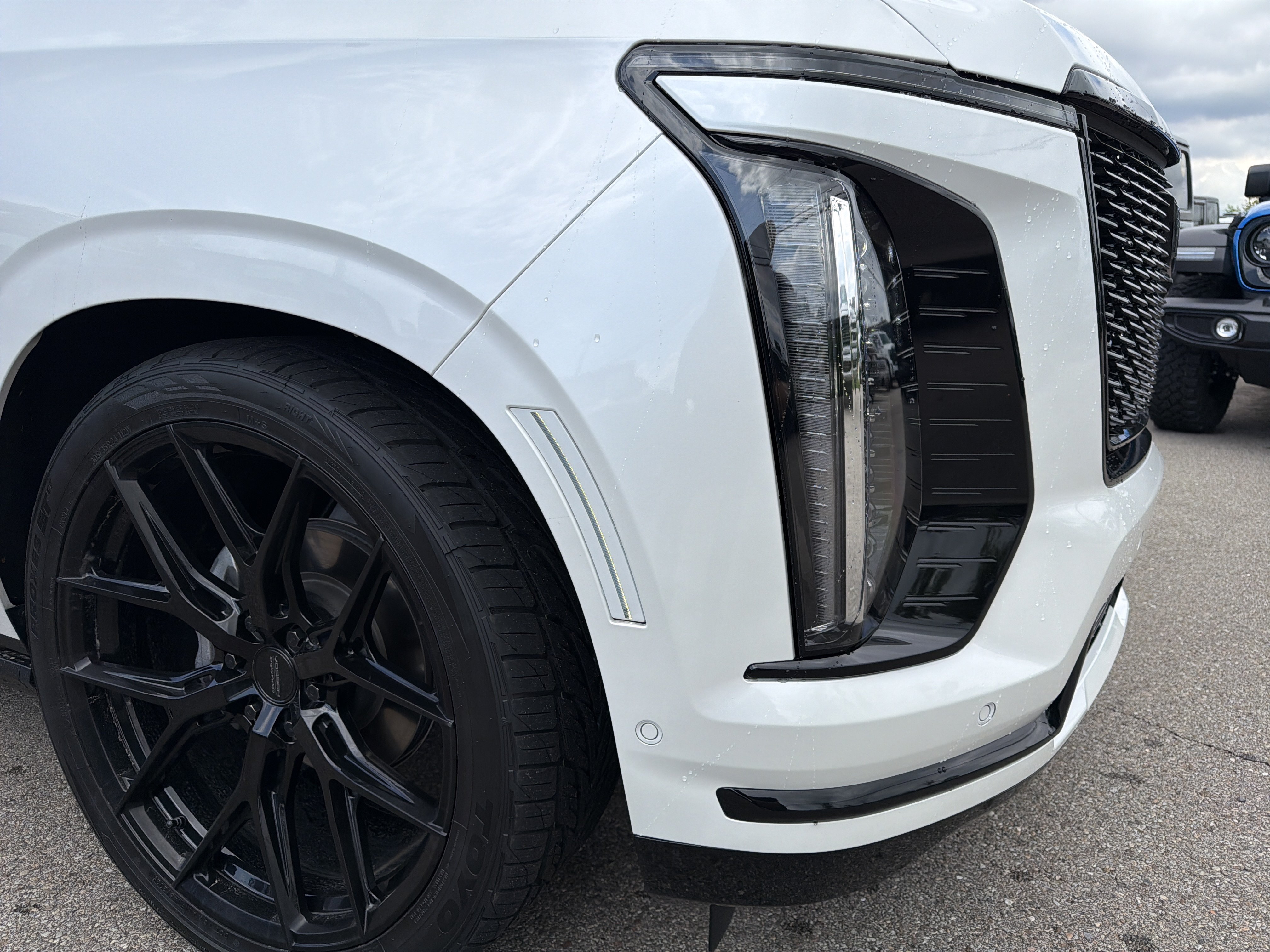 Used 2025 Cadillac Escalade Sport w/ Touring Package AWD/4WD image 13