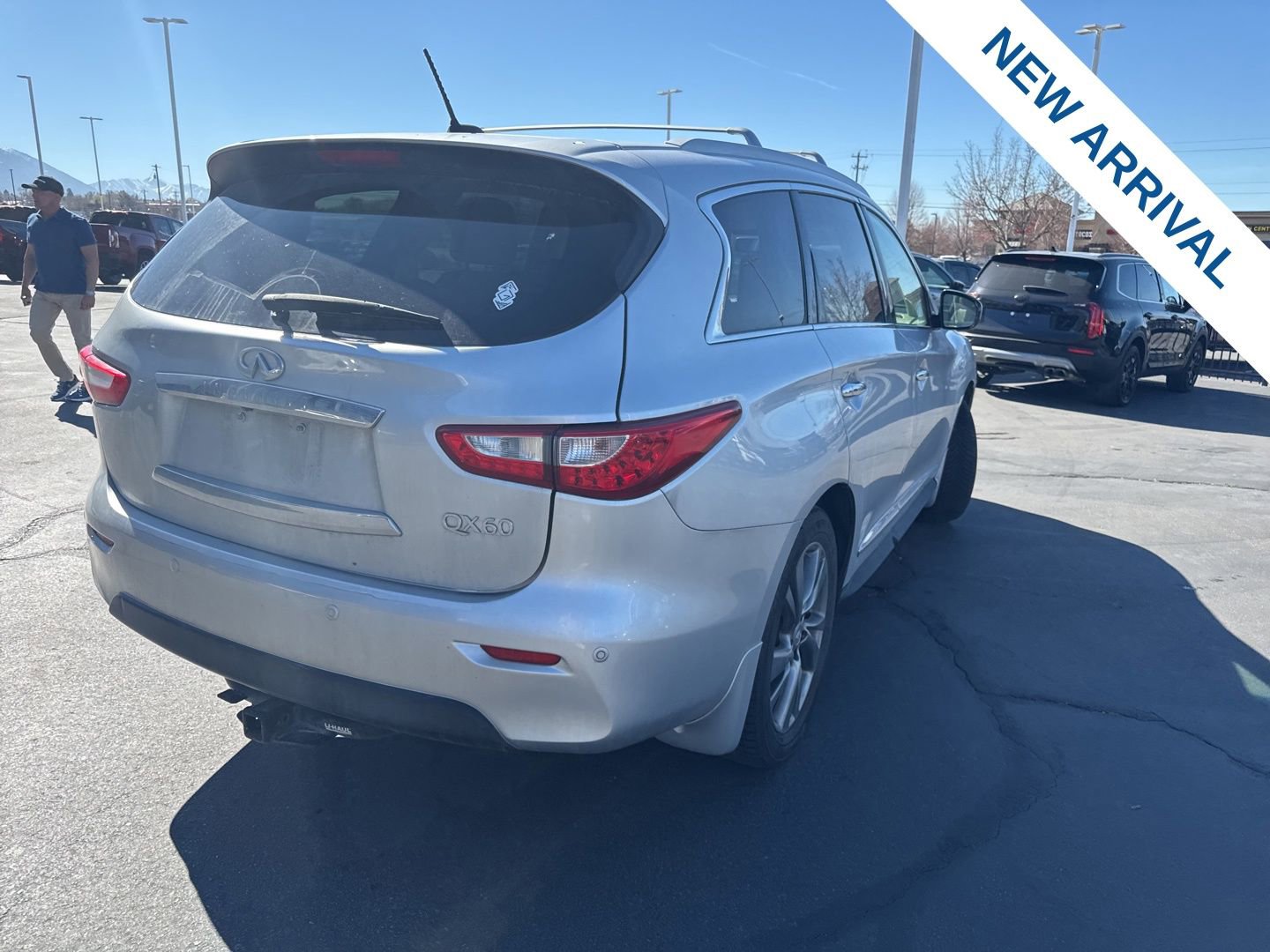 Used 2015 INFINITI QX60 AWD w/ Deluxe Touring Package image 7