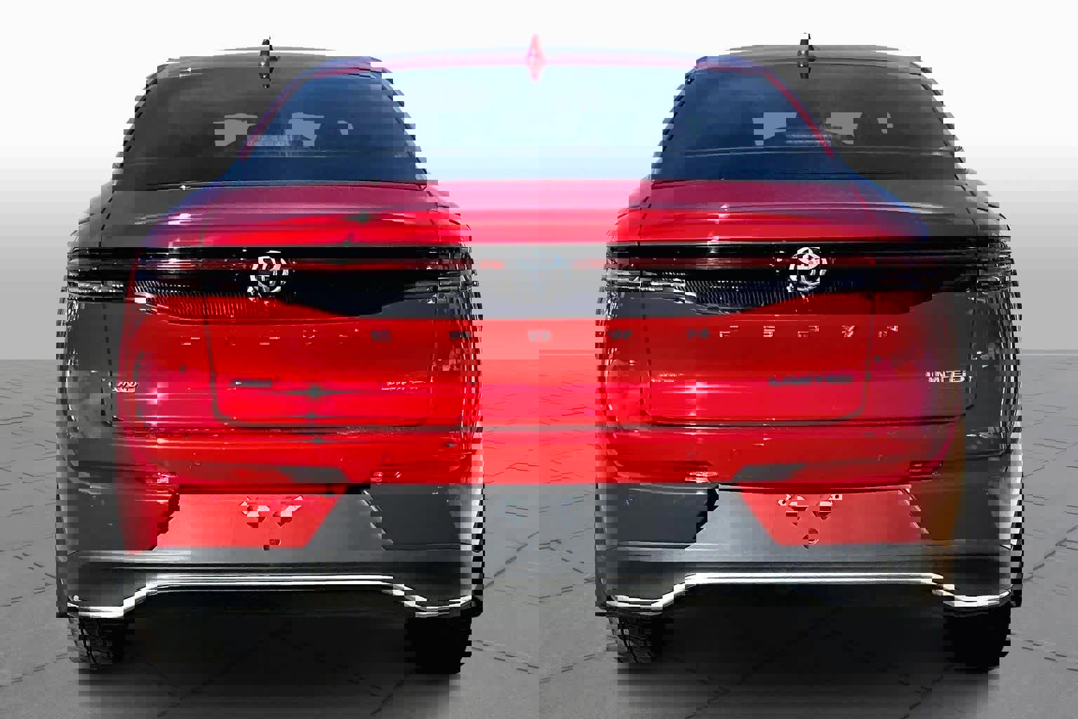 Used 2023 Toyota Crown Limited image 4