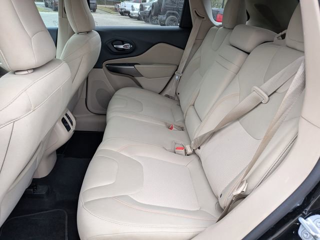 Used 2019 Jeep Cherokee Latitude w/ Popular Appearance Group image 14