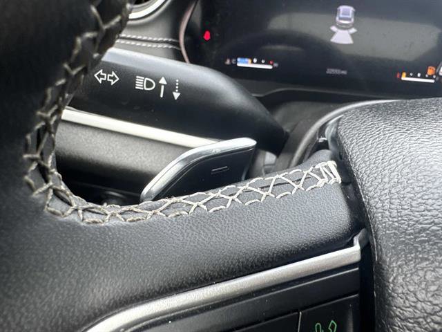 Used 2023 Jeep Grand Cherokee L Limited w/ Black Appearance Package image 19