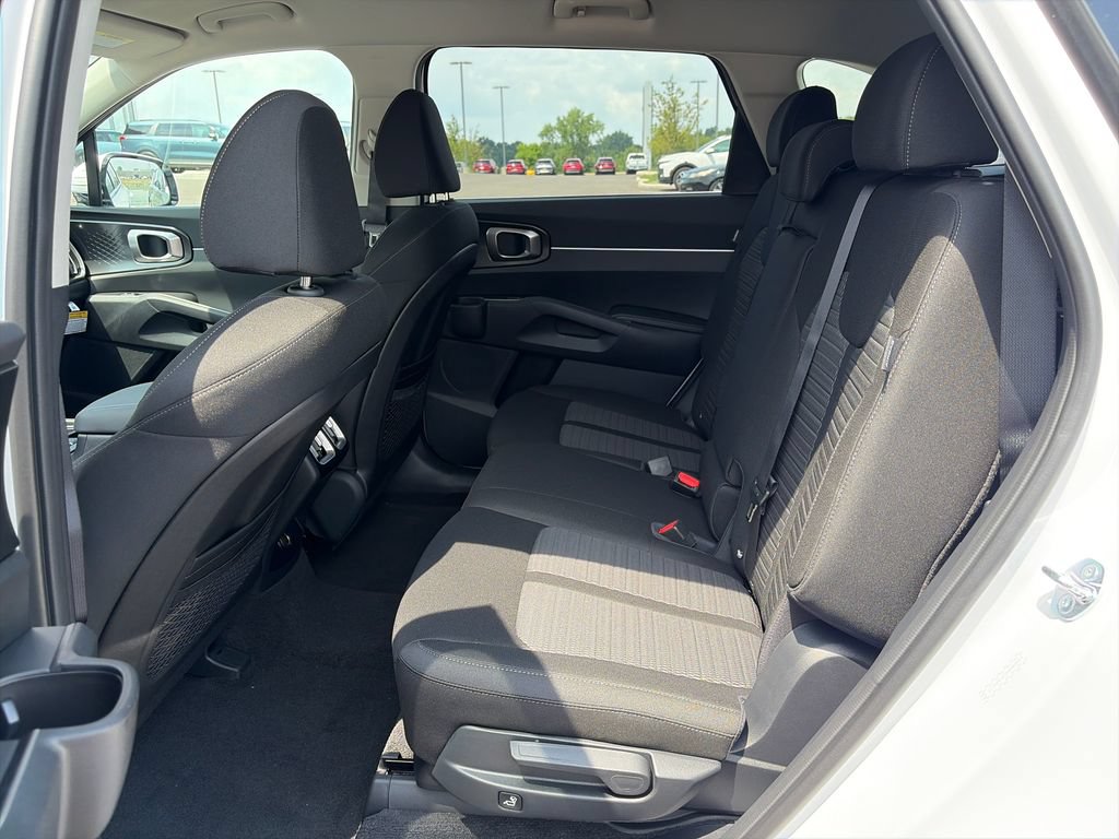 New 2026 Kia Sorento LX FWD image 21