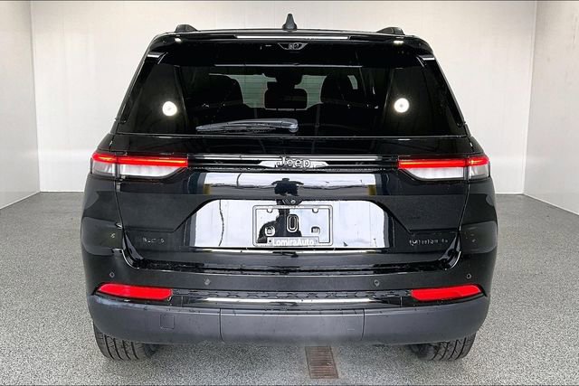 Used 2024 Jeep Grand Cherokee Limited w/ Luxury Tech Group II image 6