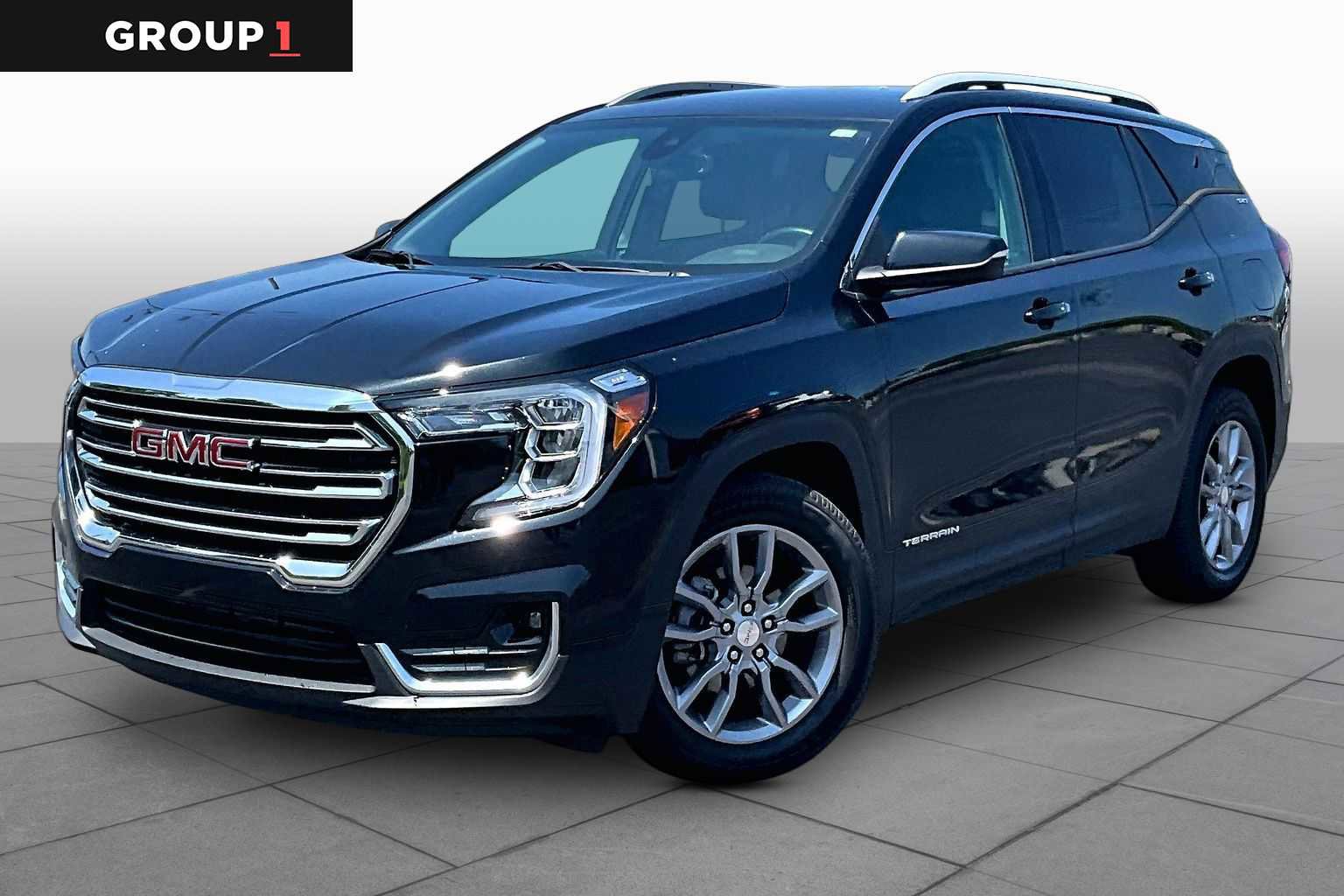 Used 2023 GMC Terrain SLT FWD image 1