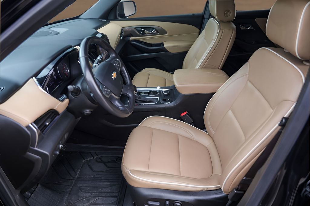 Used 2022 Chevrolet Traverse Premier FWD image 9