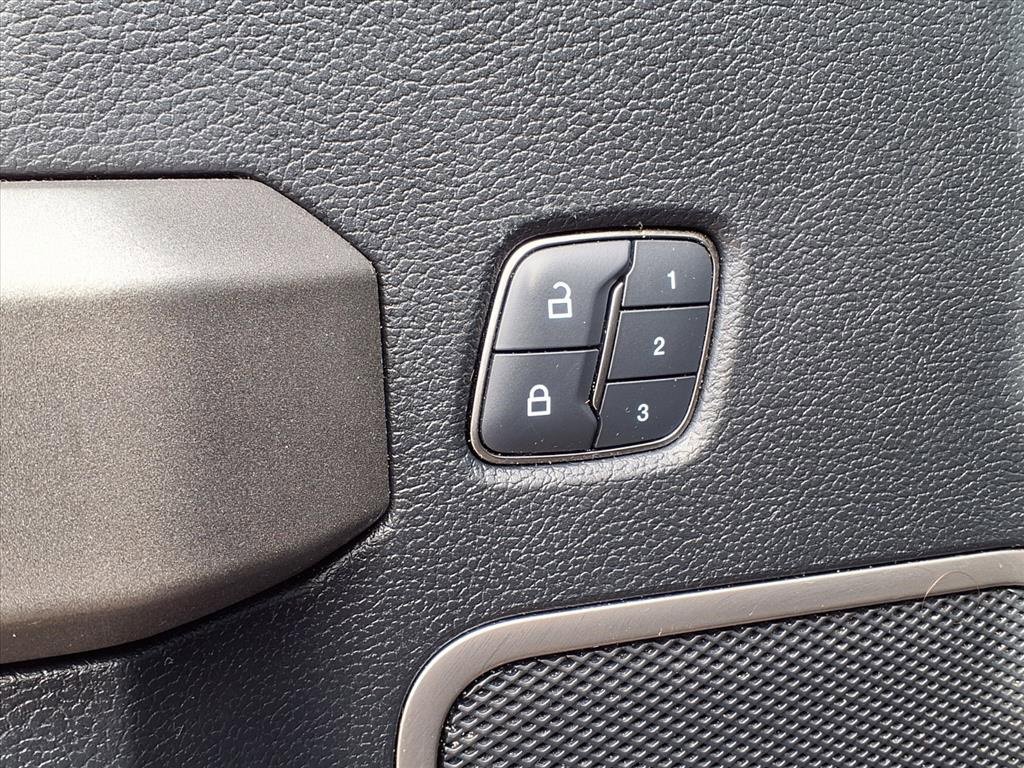 Used 2017 Ford F150 Raptor w/ Equipment Group 802A Luxury image 29