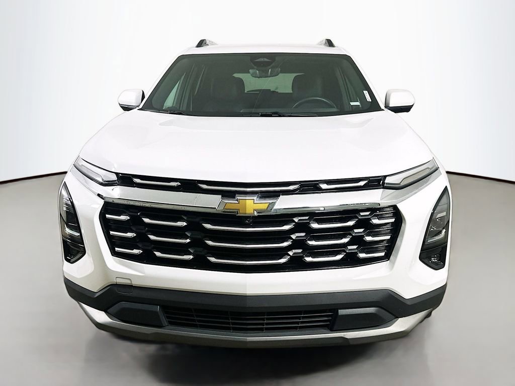 Used 2025 Chevrolet Equinox LT image 2