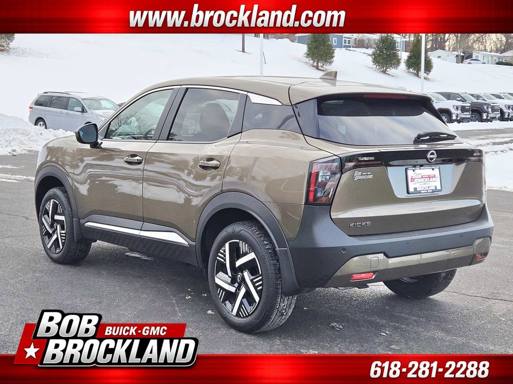 Used 2025 Nissan Kicks SV w/ Charging Package image 5