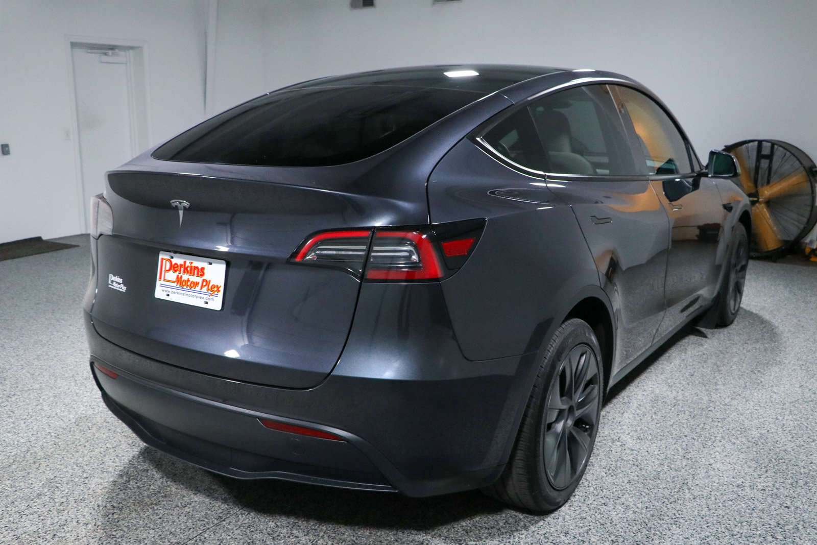 Used 2024 Tesla Model Y Long Range RWD image 7